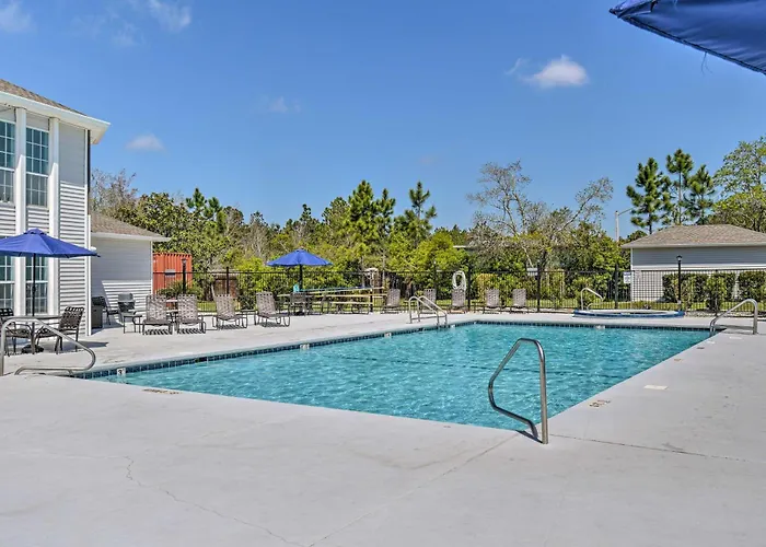 5 Mi To Beach! W/ Pool & Hot Tub Holiday home Gulf Shores