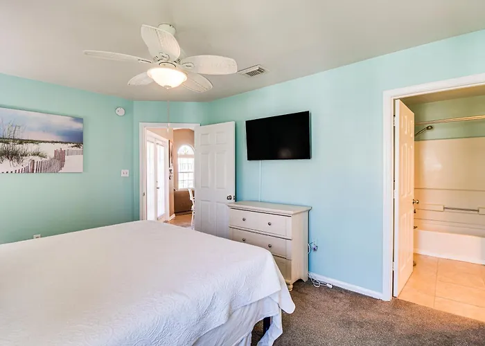Holiday home 5 Mi To Beach! W/ Pool & Hot Tub *